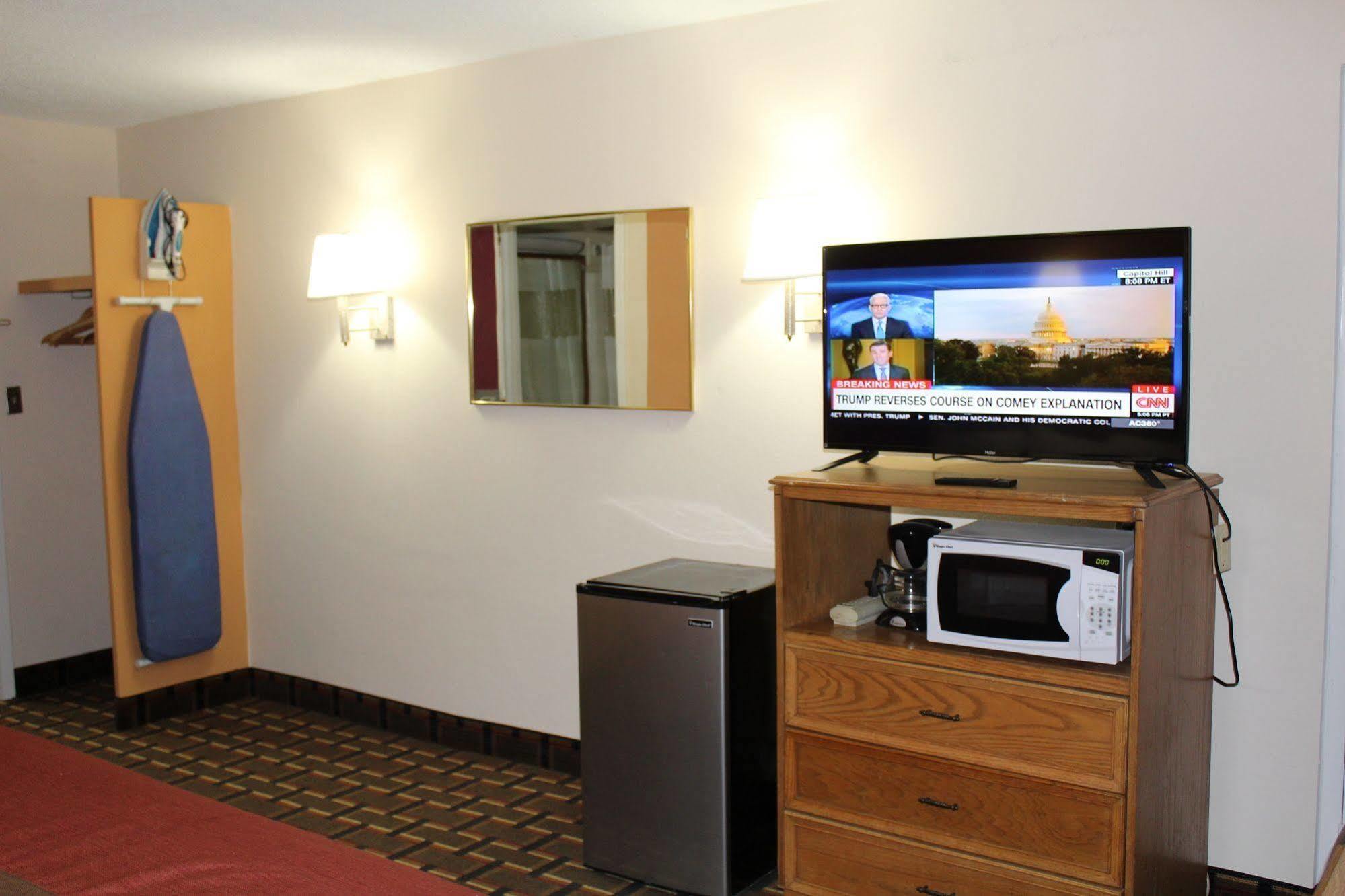 ทราเวลลอดจ์ ฮาร์ดีวิลล์ Hotel ภายนอก รูปภาพ