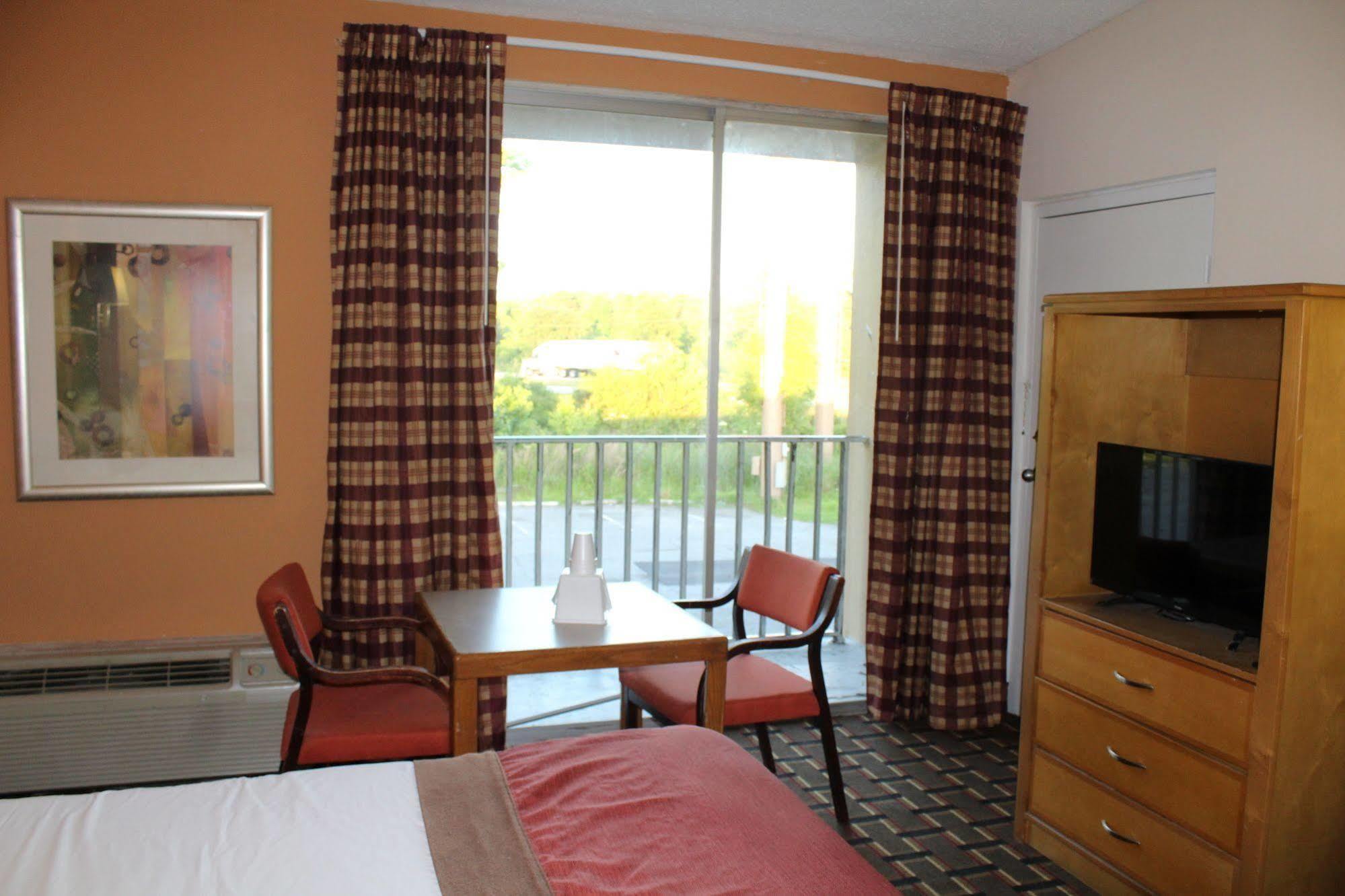 ทราเวลลอดจ์ ฮาร์ดีวิลล์ Hotel ภายนอก รูปภาพ